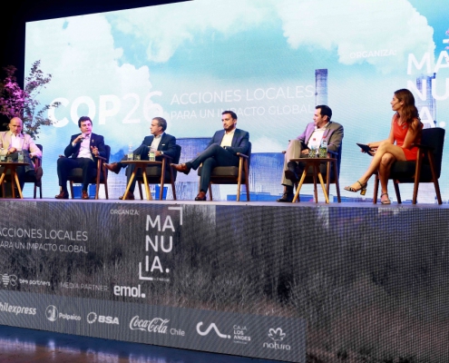 javier hablando en panel